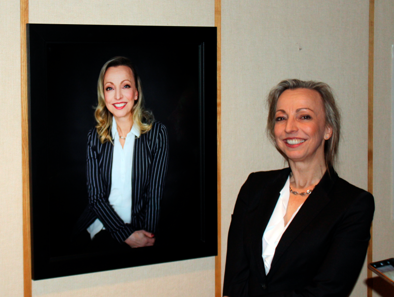 Maria-Elena Ehrnroothin muotokuva julkistettiin